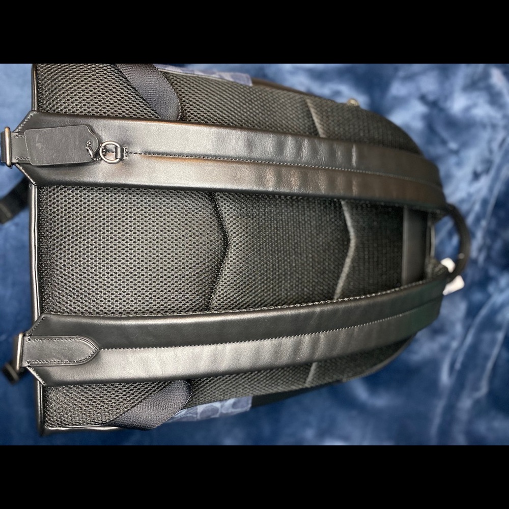 Coach bag !! - Picture 4 of 4